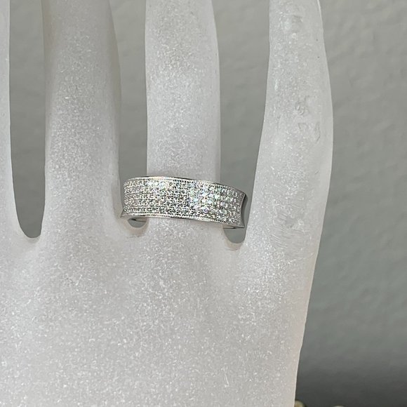 NEW Size 8 Pave CZ Cubic Zirconia Band Ring in Sterling Silver - Picture 2 of 4